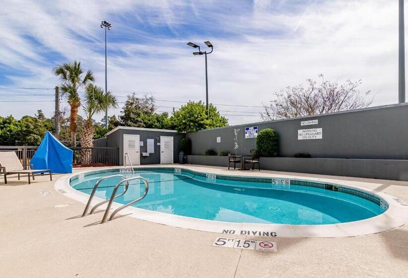 فندق Courtyard Brunswick