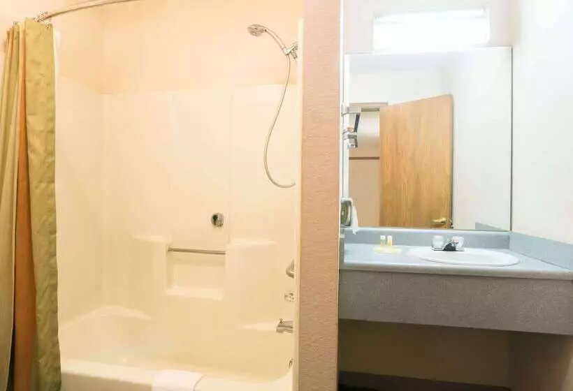 Hotelli Days Inn By Wyndham Indianapolis East Post Road