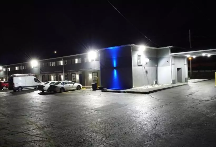 Hotelli Days Inn By Wyndham Indianapolis East Post Road
