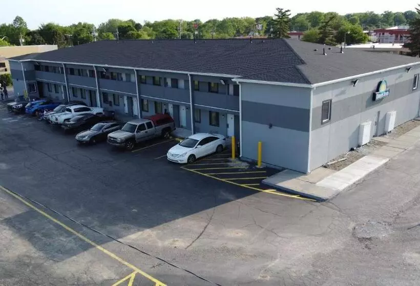 Hotelli Days Inn By Wyndham Indianapolis East Post Road
