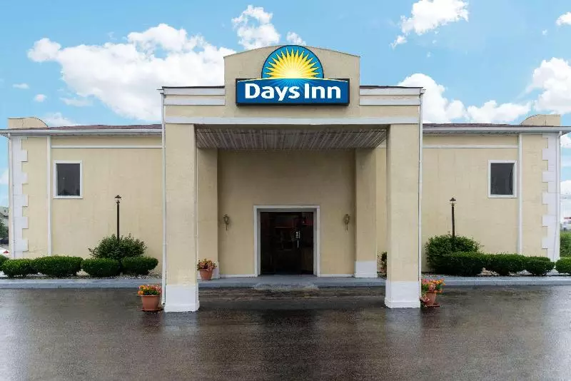 Hotelli Days Inn By Wyndham Indianapolis East Post Road