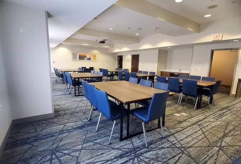 Hotelli Holiday Inn Express & Suites El Paso West By Ihg