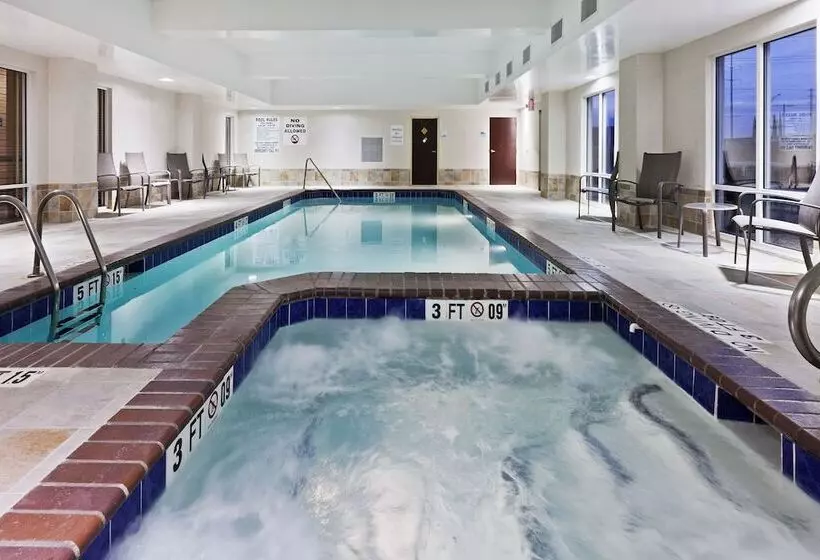 Hotelli Holiday Inn Express & Suites El Paso West By Ihg