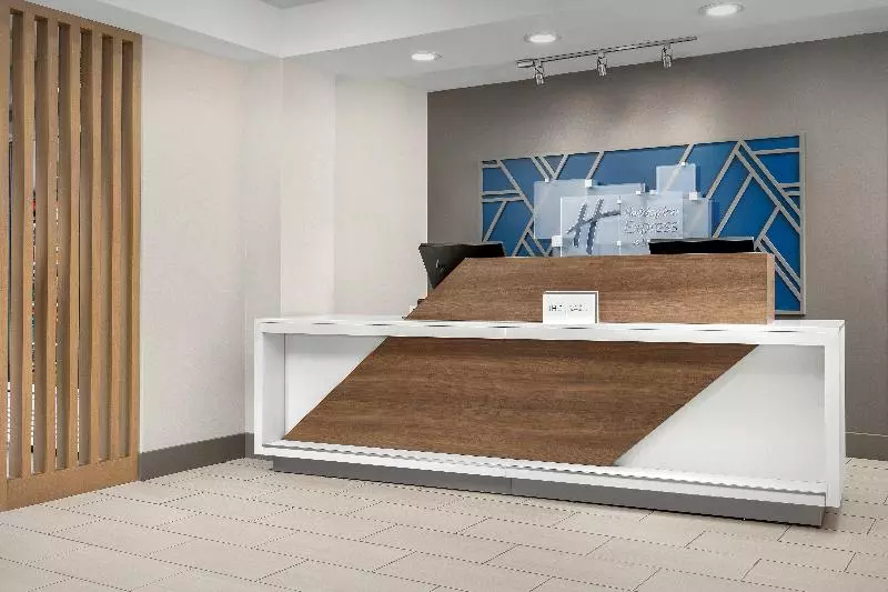 Holiday Inn Express Hotel & Suites Greensboro Airport Area, An Ihg