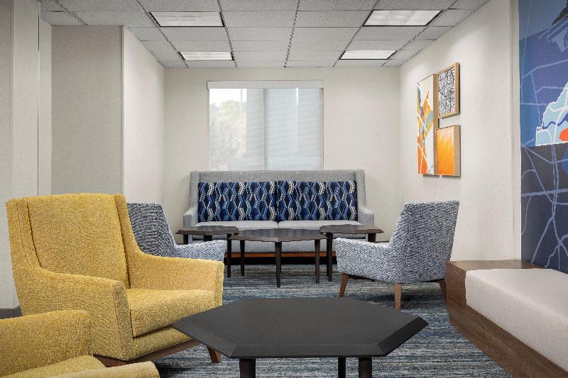 Holiday Inn Express Hotel & Suites Greensboro Airport Area, An Ihg