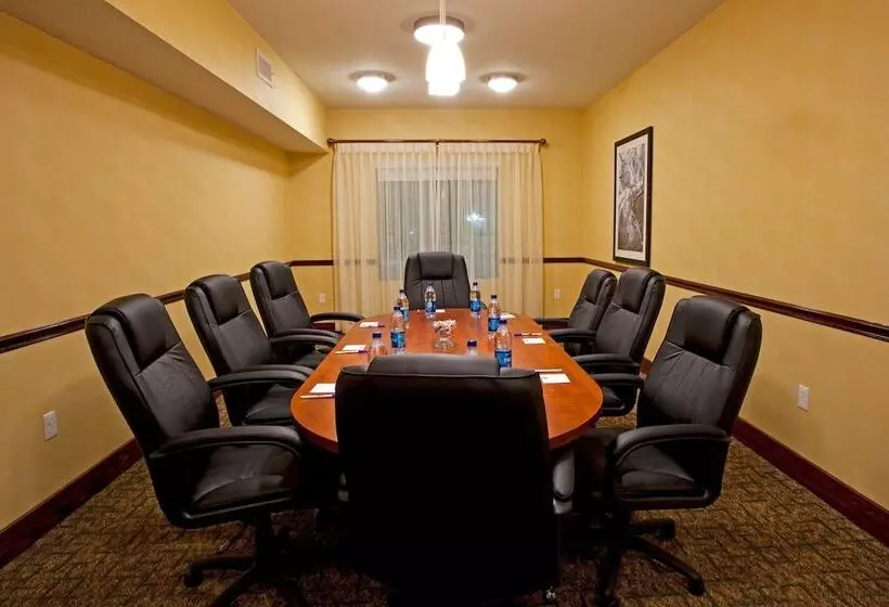 Holiday Inn Express Hotel & Suites Jacksonville Mayport / Beach, An Ihg