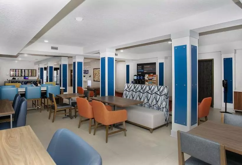 Holiday Inn Express Hotel & Suites Jacksonville Mayport / Beach, An Ihg