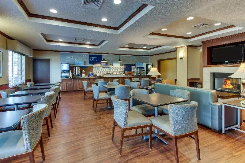 Holiday Inn Express Hotel & Suites Lancaster Lititz, An Ihg