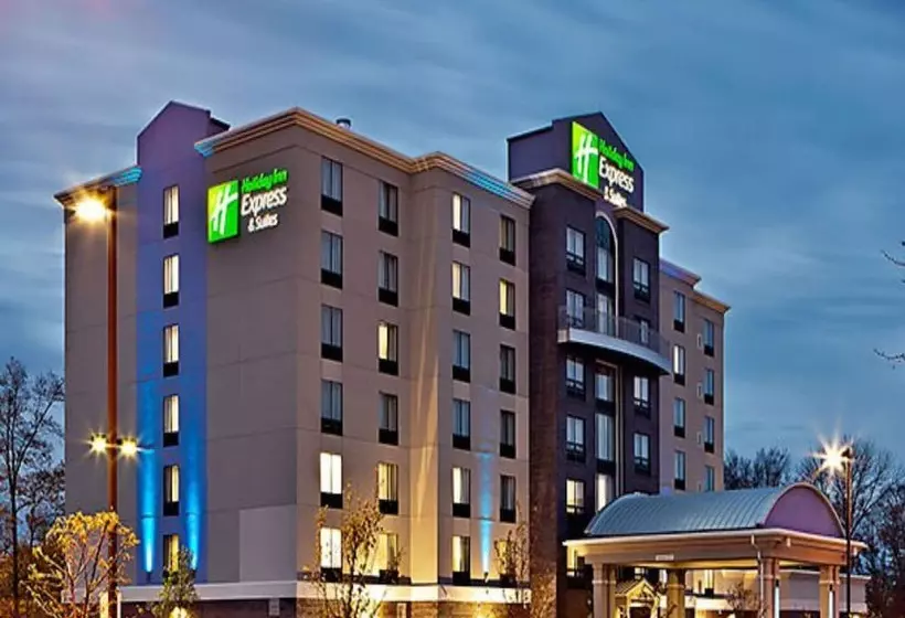בית מלון כפרי Holiday Inn Express & Suites Columbus Polaris Parkway / Columbus, An Ihg