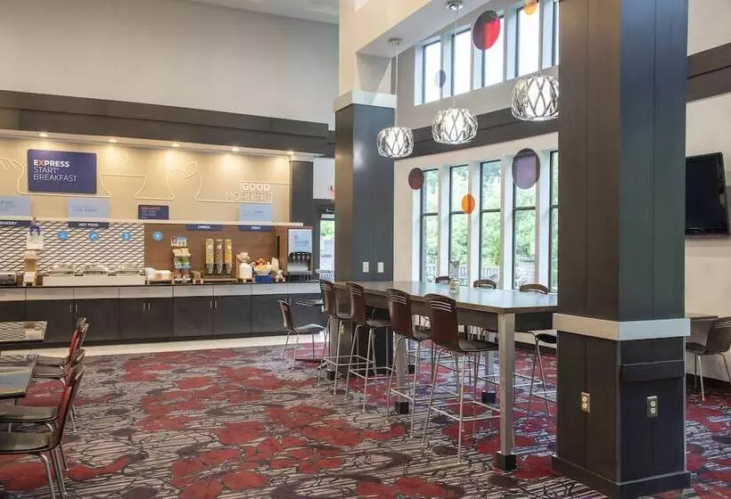 בית מלון כפרי Holiday Inn Express & Suites Columbus Polaris Parkway / Columbus, An Ihg