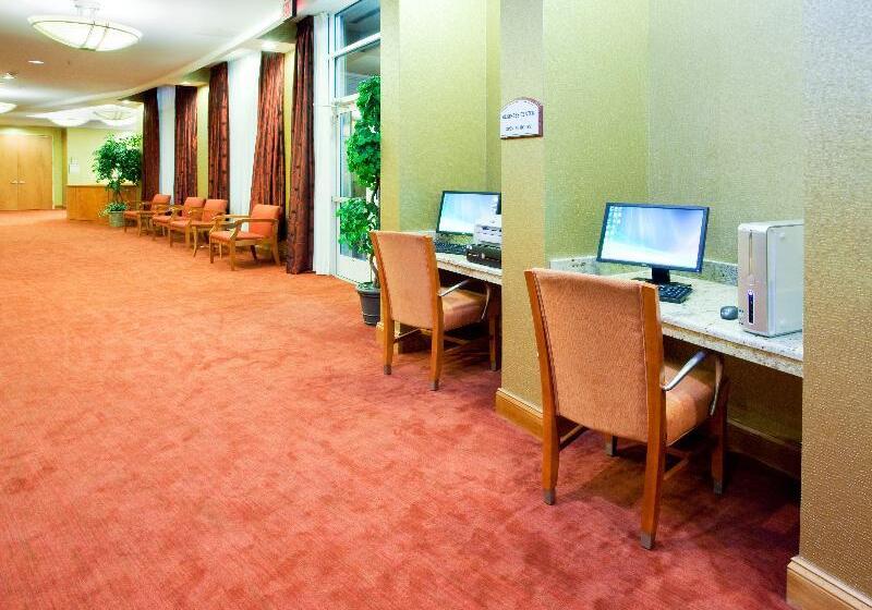 Delta Hotels By Marriott Colonial Heights