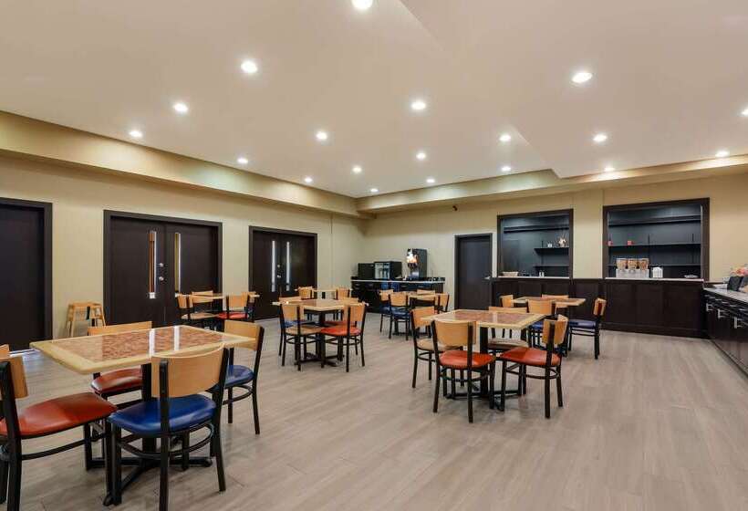 ホテル Mainstay Suites Fitchburg  Madison