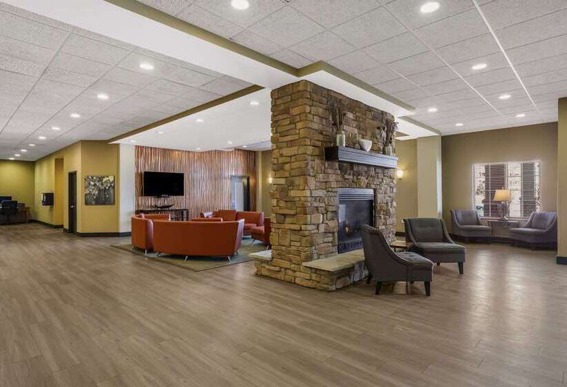 ホテル Mainstay Suites Fitchburg  Madison