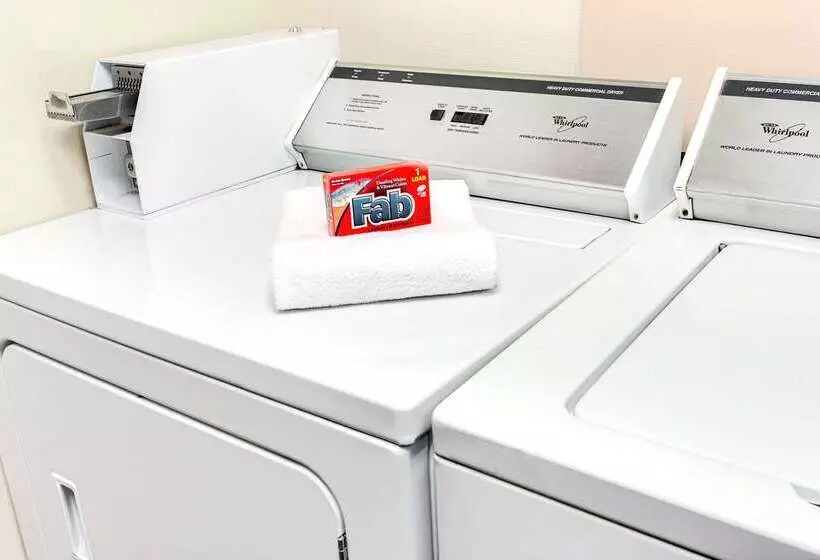 בית מלון כפרי Super 8 By Wyndham Laurel