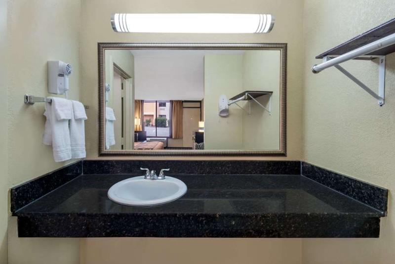 فندق Super 8 Montgomery