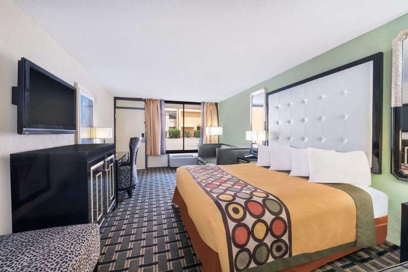 فندق Super 8 Montgomery