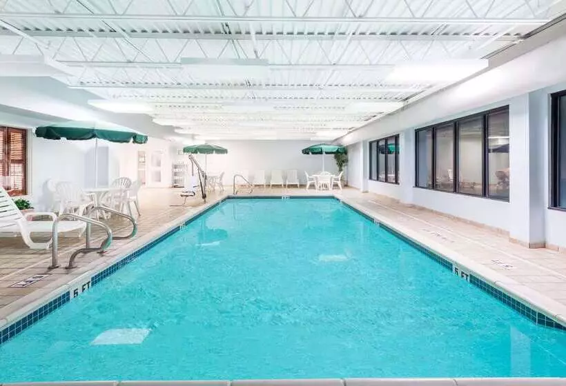 호텔 Wingate By Wyndham Erie