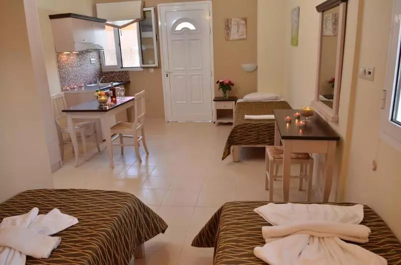 Kastro Beach Apartments