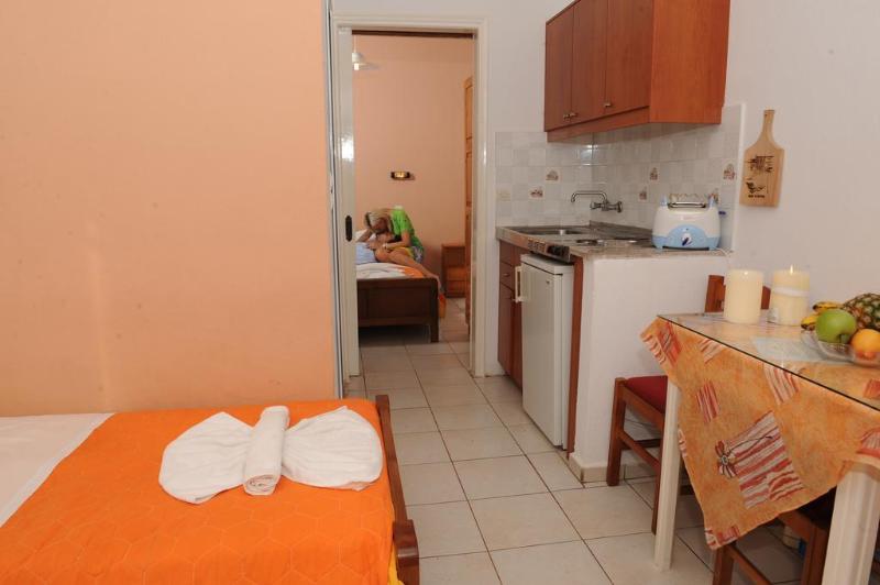 Kastro Beach Apartments