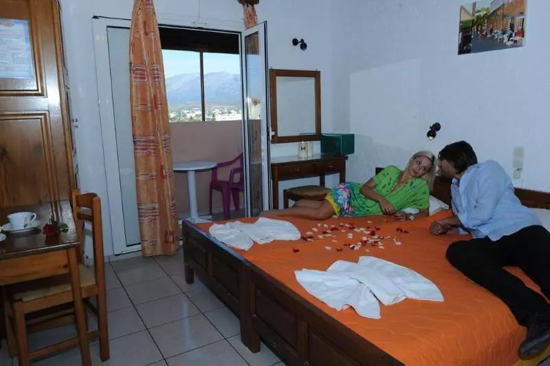 Kastro Beach Apartments