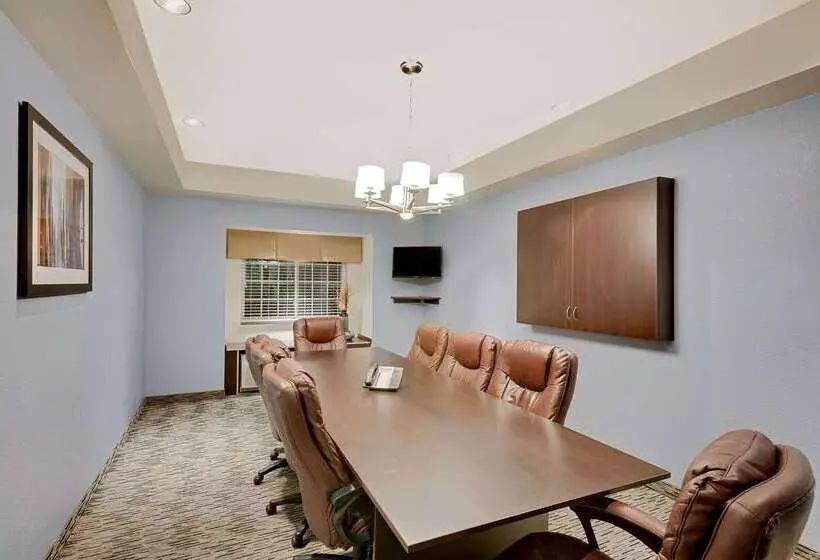 Microtel Inn And Suites By Wyndham   Geneva