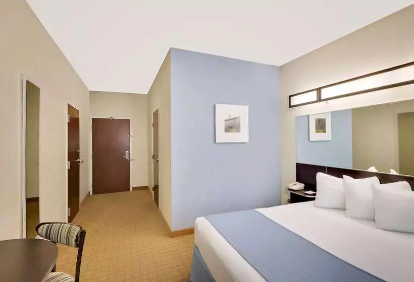 Microtel Inn And Suites By Wyndham   Geneva