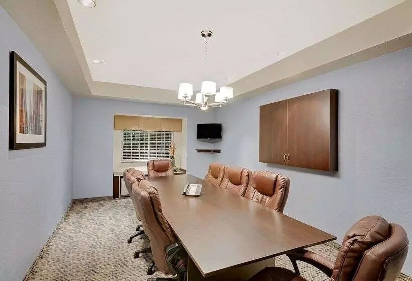 Microtel Inn And Suites By Wyndham   Geneva