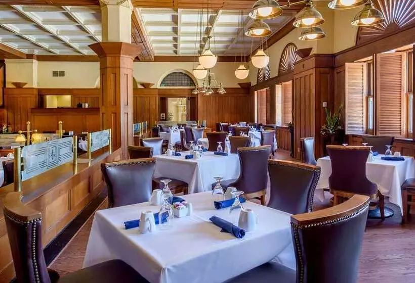 St. Louis Union Station Hotel, Curio Collection By Hilton