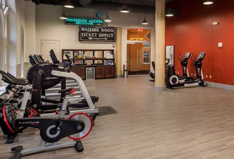 St. Louis Union Station Hotel, Curio Collection By Hilton