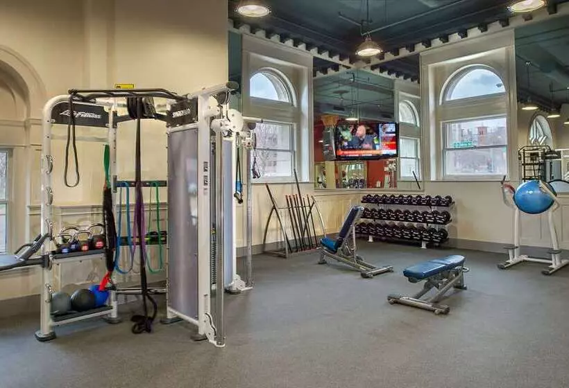 St. Louis Union Station Hotel, Curio Collection By Hilton