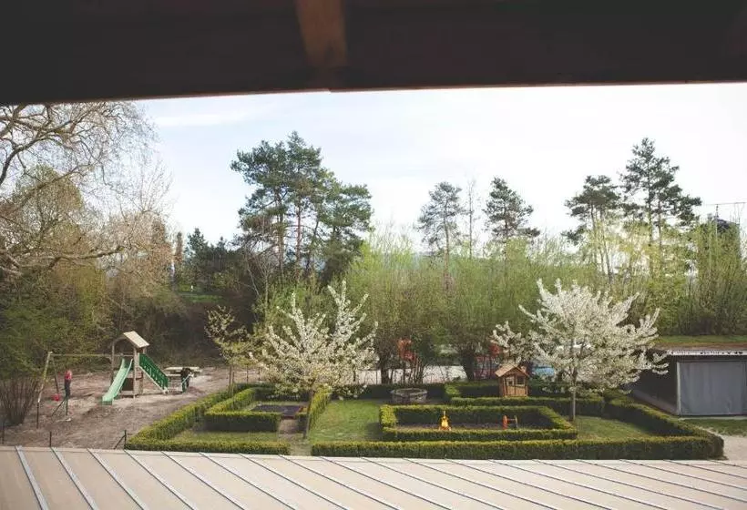 Общежитие Auberge De La Sauge