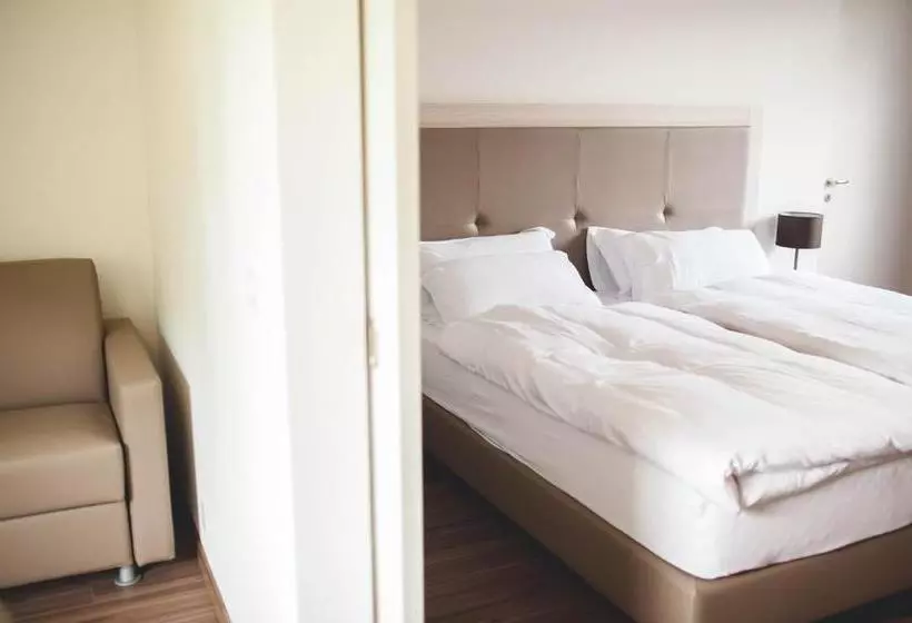 Общежитие Auberge De La Sauge