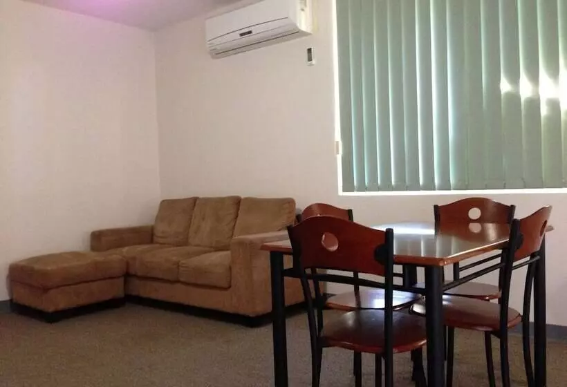 Carnarvon Central Apartments