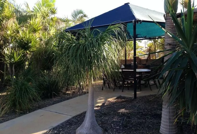 Carnarvon Central Apartments