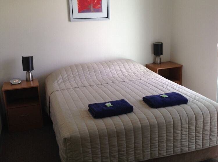 Carnarvon Central Apartments