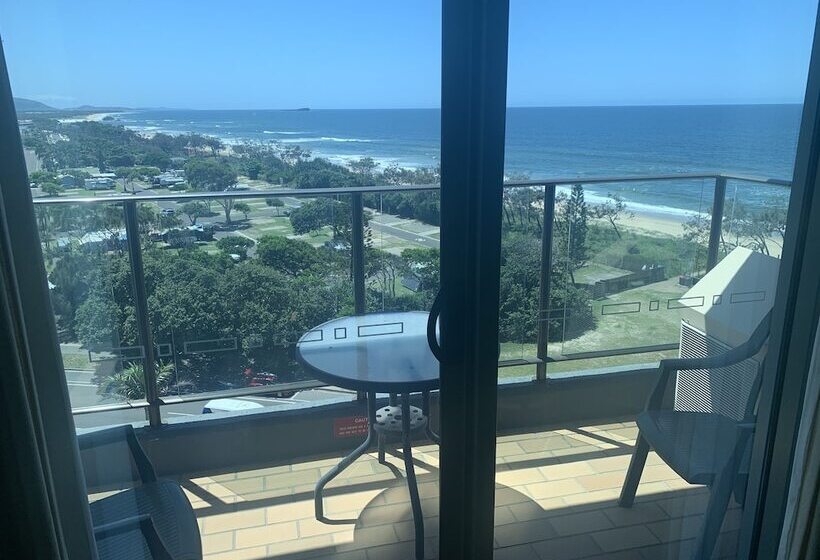 Отель Beachfront Towers