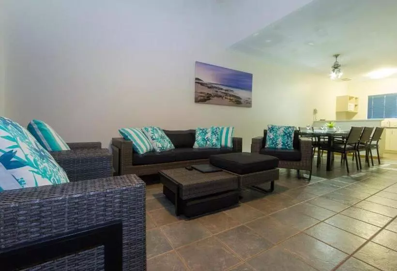 בית מלון כפרי Broome Beach Resort   Cable Beach, Broome