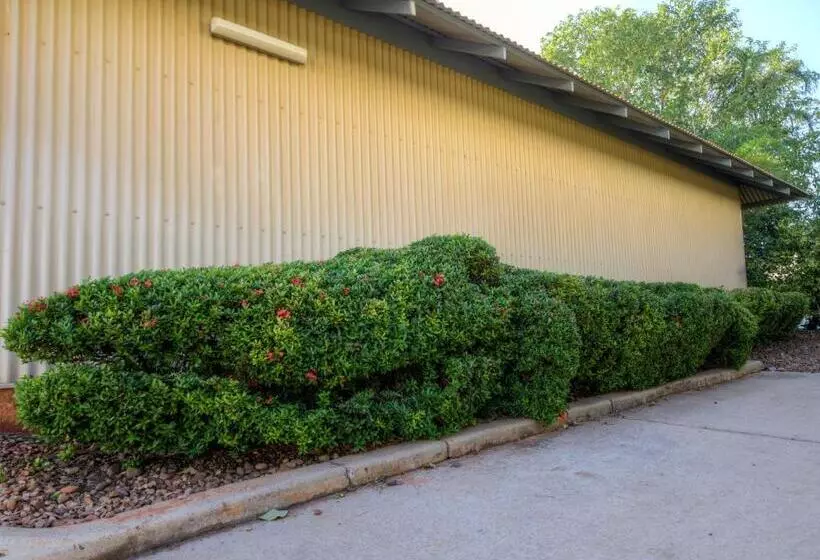 בית מלון כפרי Broome Beach Resort   Cable Beach, Broome