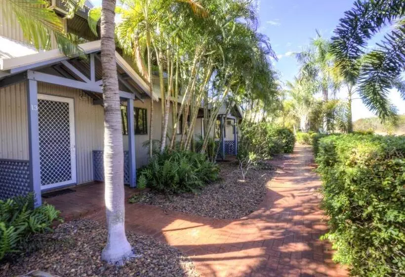 בית מלון כפרי Broome Beach Resort   Cable Beach, Broome