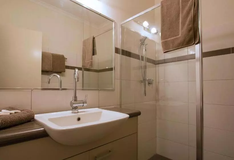 בית מלון כפרי Broome Beach Resort   Cable Beach, Broome