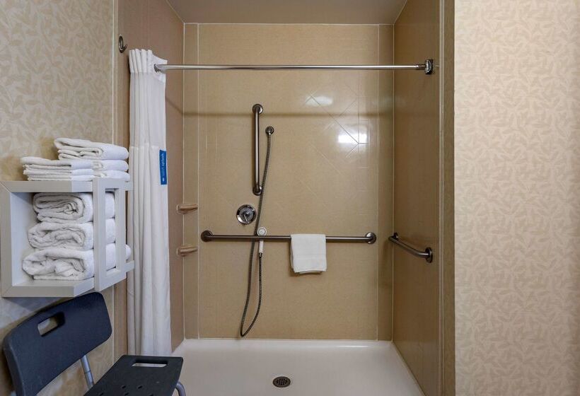 בית מלון כפרי Hampton Inn Norcocoronaeastvale