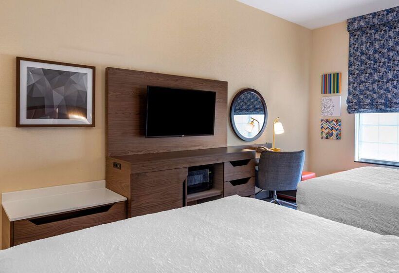 בית מלון כפרי Hampton Inn Norcocoronaeastvale