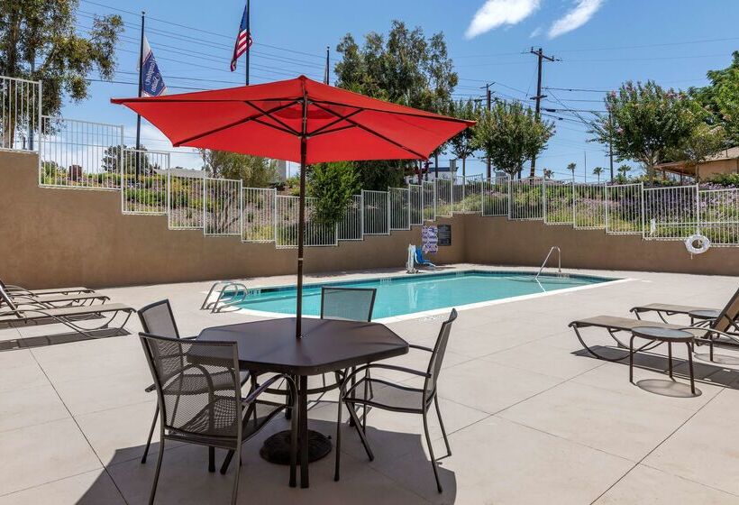 בית מלון כפרי Hampton Inn Norcocoronaeastvale