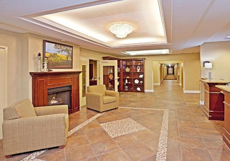 호텔 Holiday Inn Express & Suites Southern Pines Pinehurst Area, An Ihg