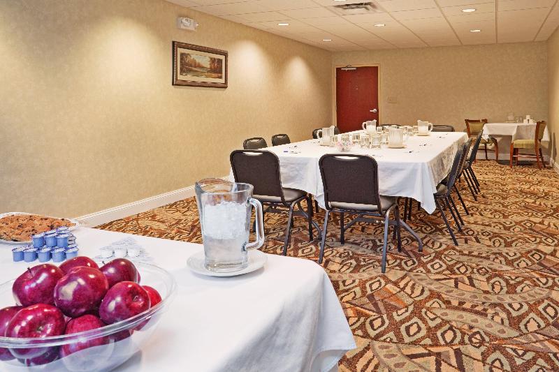 호텔 Holiday Inn Express & Suites Southern Pines Pinehurst Area, An Ihg