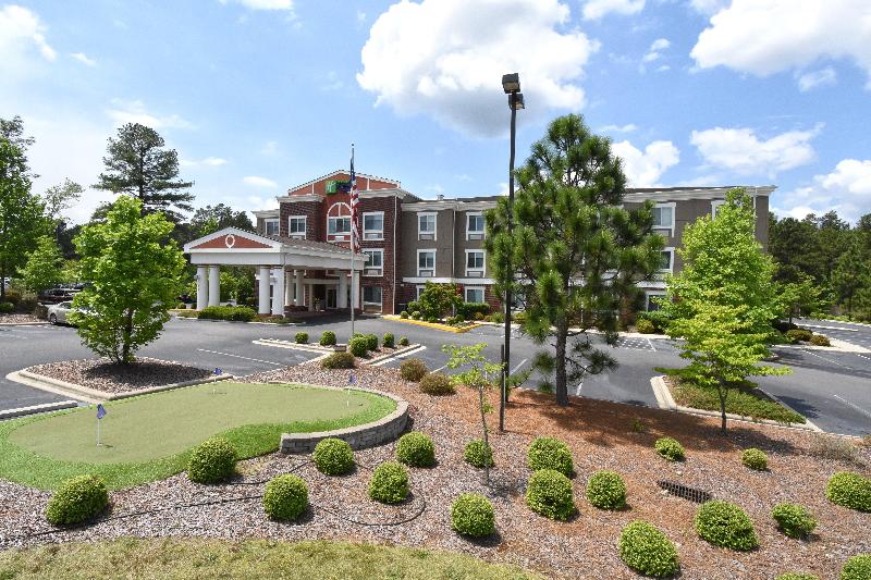 호텔 Holiday Inn Express & Suites Southern Pines Pinehurst Area, An Ihg