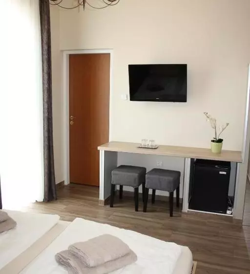 酒店 Polus Pension