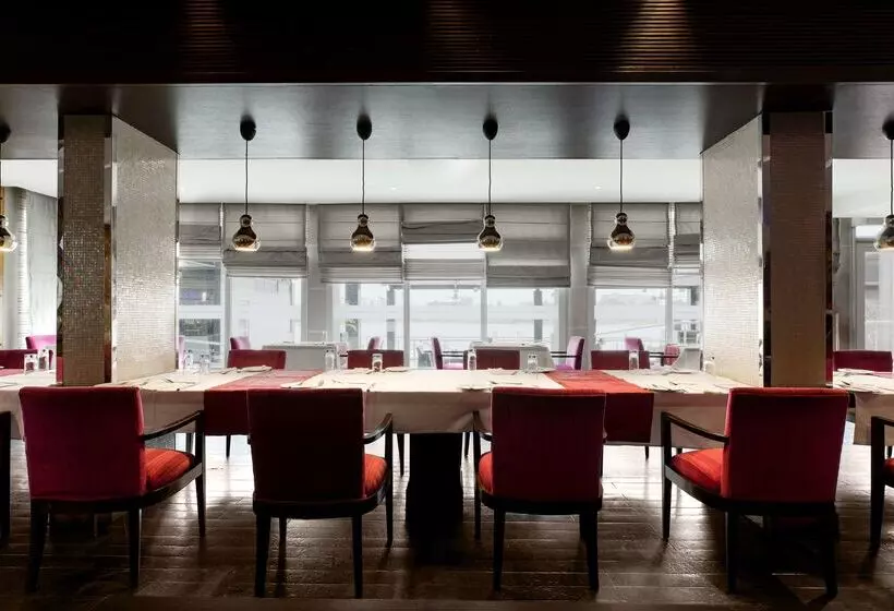 هتل Radisson Blu Anchorage