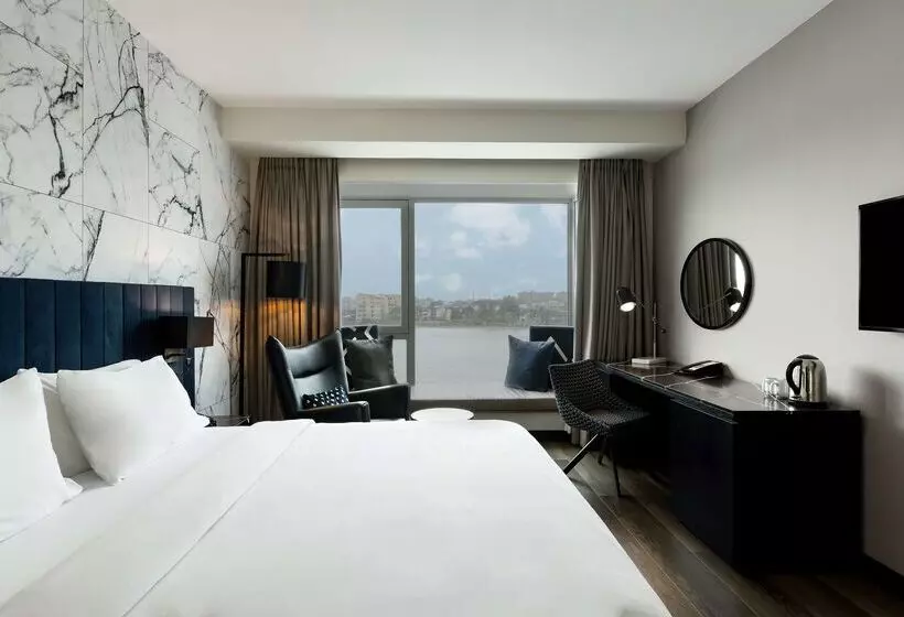 هتل Radisson Blu Anchorage