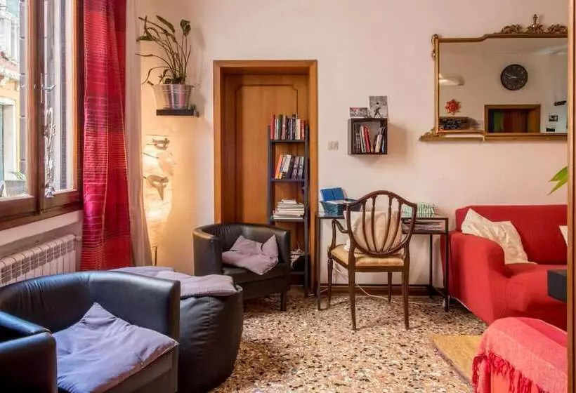 The Academy   Hostel